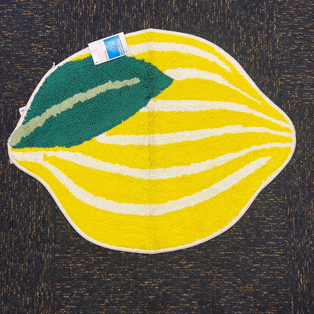 Room Essentials Lemon Shaped Bath Rug Yellow & White Non-Slip Bathroom Mat